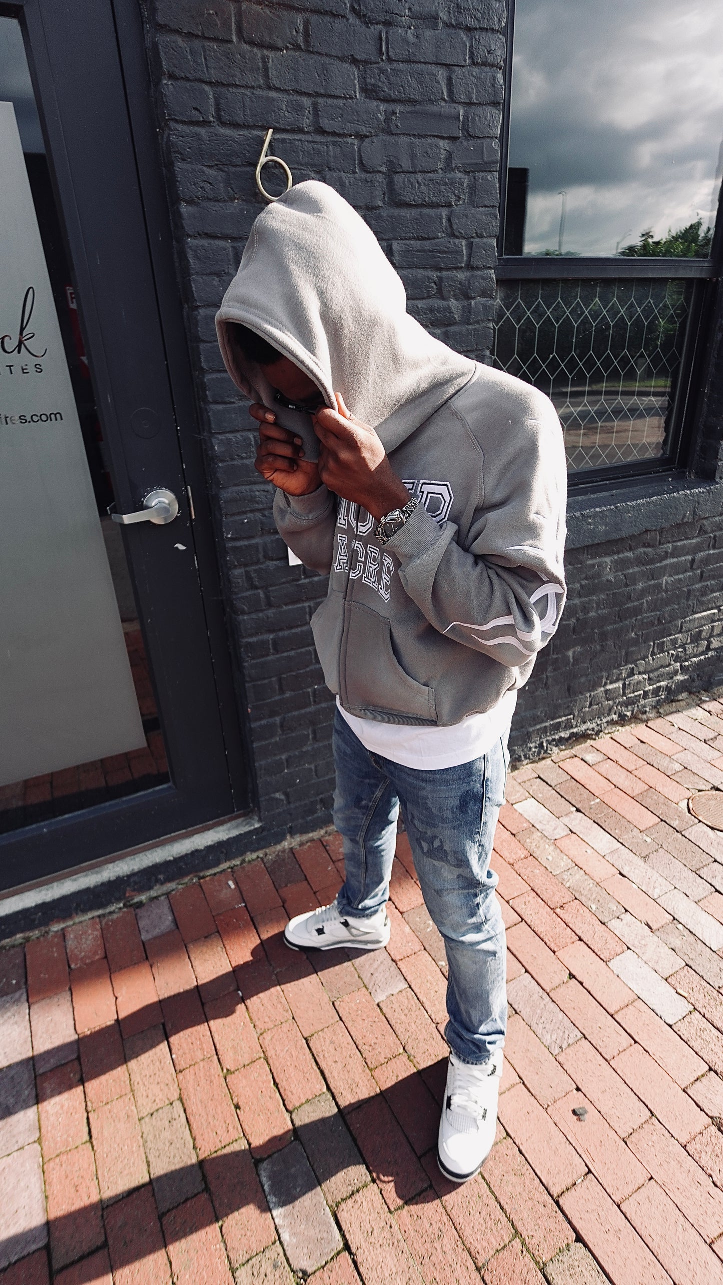"Grey" Essential Zipup